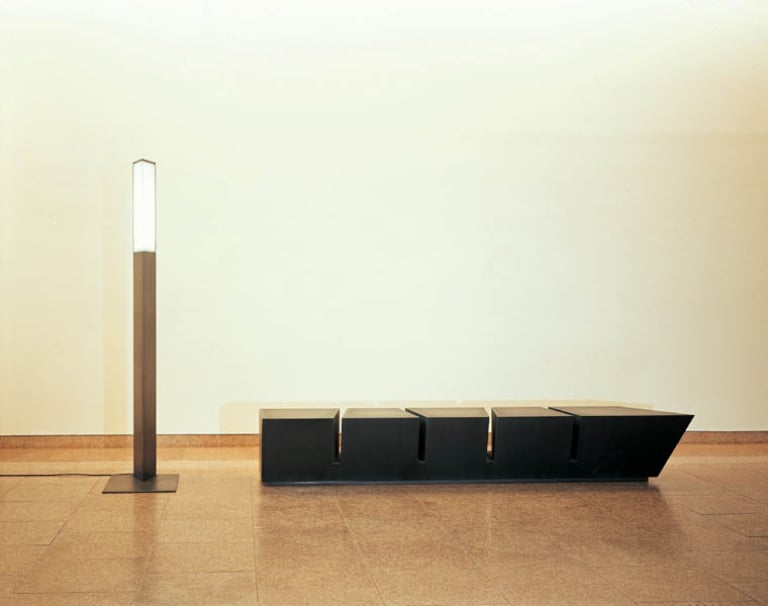 가로등과 긴의자