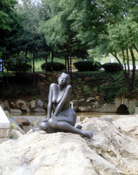 평화로 잇는 미소