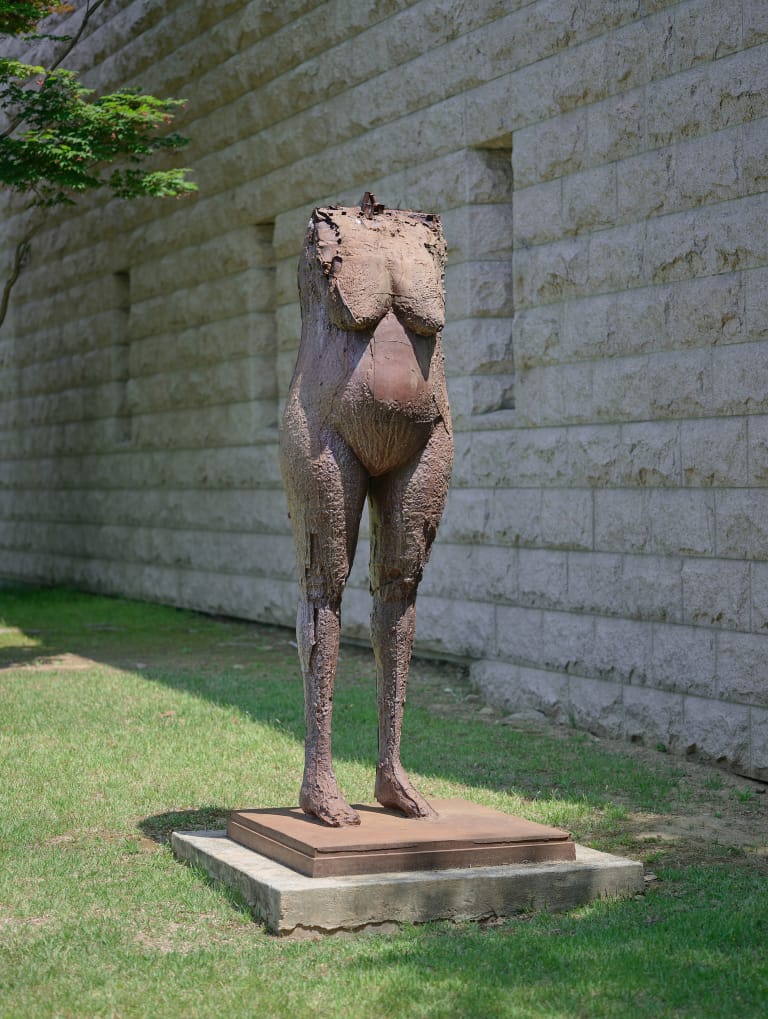 빌르타뇌즈의 여인상