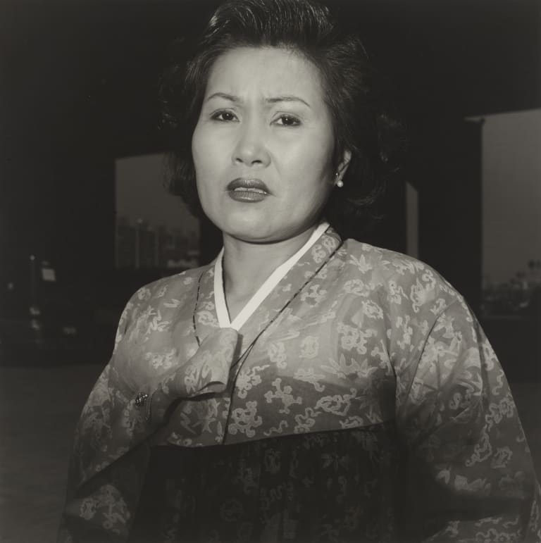 옥빛, 한복을 입은 아줌마