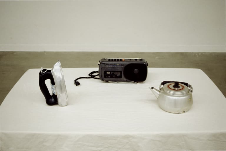 라디오 모양의 다리미, 다리미 모양의 주전자, 주전자 모양의 라디오